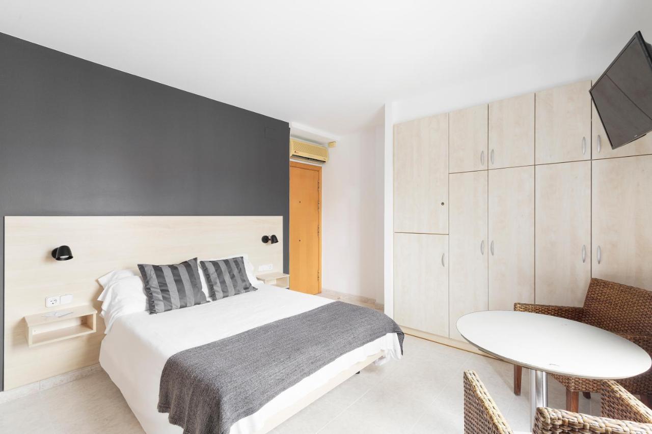 טראגונה Andreas Apartments מראה חיצוני תמונה