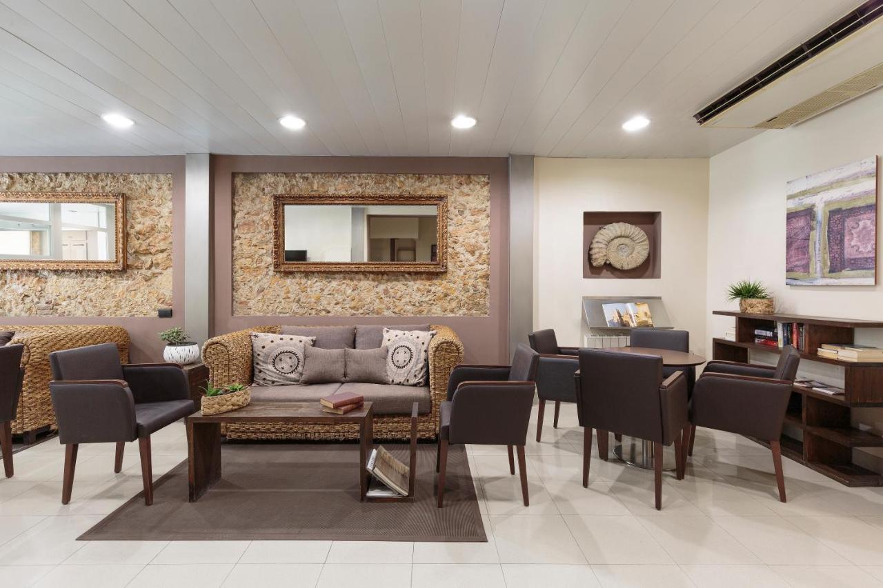 טראגונה Andreas Apartments מראה חיצוני תמונה